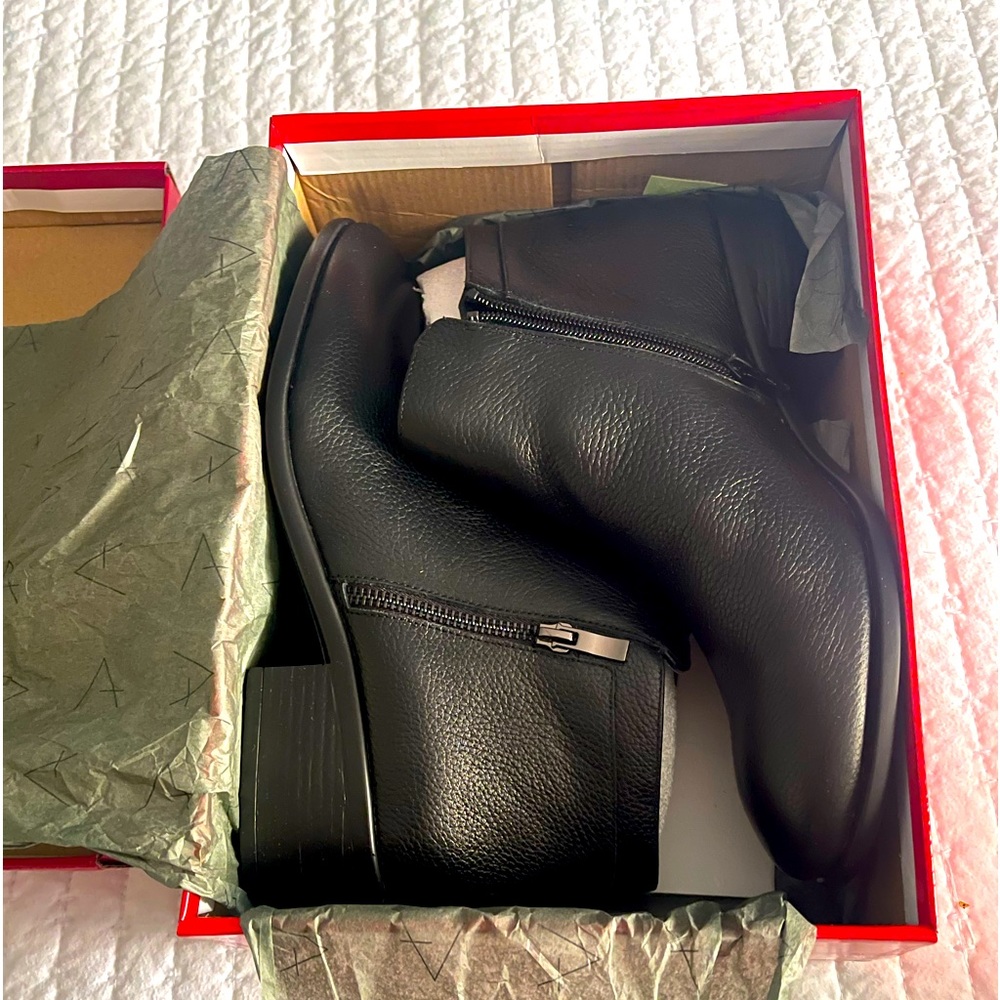 Black leather ankle boot by Aerosoles